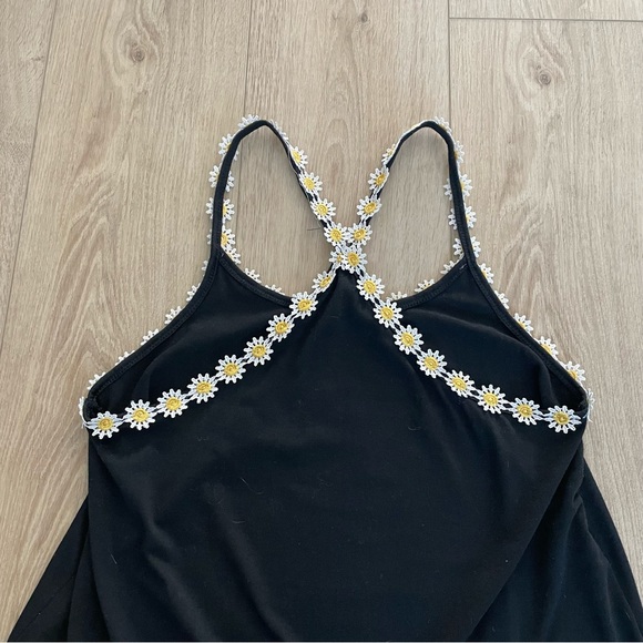 Black Daisy Tank - Picture 5 of 6